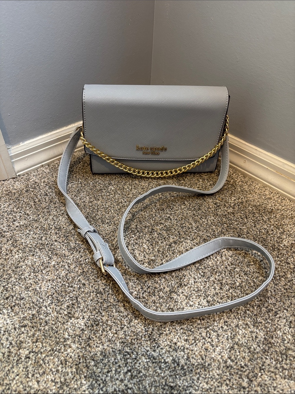 kate spade New York Light Gray / Blue Saffiano Chain Crossbody Bag